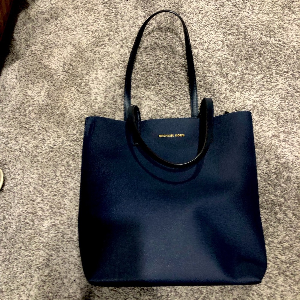 Michael Kors Bucket Purse New without tags (Authentic)